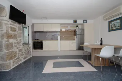 Kuhinja ili čajna kuhinja u objektu Apartmani Dalmacija