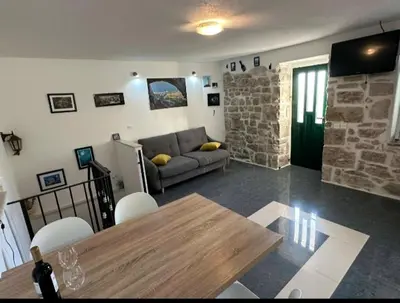 TV i/ili zabavni centar u objektu Apartmani Dalmacija