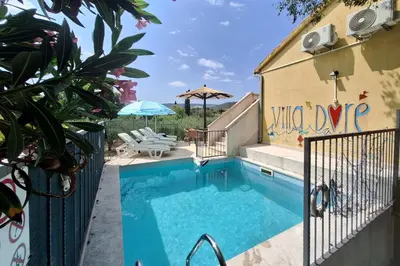 Bazen u objektu Luxury villa with a swimming pool Skrip, Brac - 17350 ili u blizini