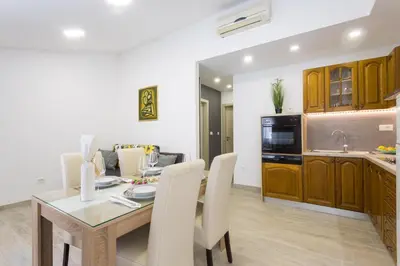 Kuhinja ili čajna kuhinja u objektu Apartman Ino