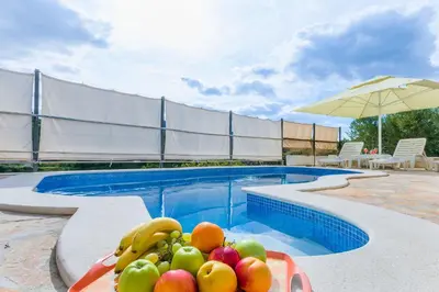 Bazen u objektu Villa Holiday home Zvecanje ili u blizini
