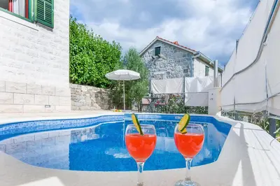 Bazen u objektu Villa Holiday home Zvecanje ili u blizini