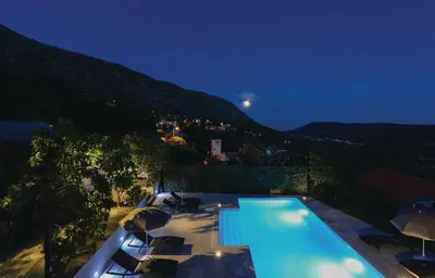 Bazen u objektu Villa IN ili u blizini
