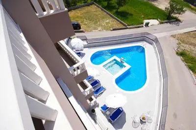 Bazen u objektu Stella Maris ili u blizini