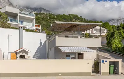 Pogled na planine ili pogled na planine iz vikendica