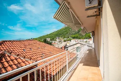 Pogled na planine ili pogled na planine iz apartmana