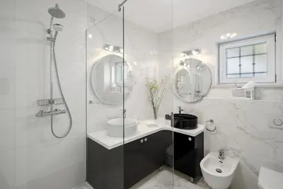 Kupaonica u objektu Villa S&A with heated private pool, 3 bedrooms, 3 bathrooms, playground
