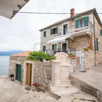 Apartment Sea Stone