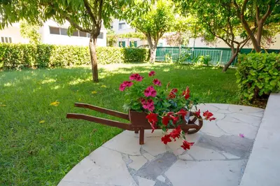 Vrt u objektu Sea view apartment Manda