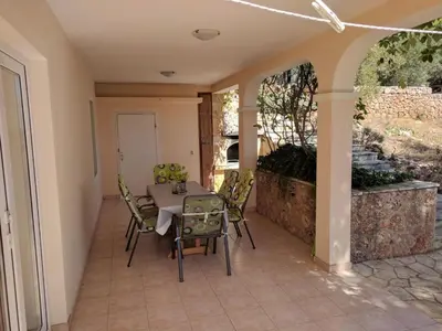 Popločani dio dvorišta ili vanjski dio objekta Apartments Var