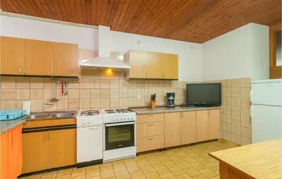 Kuhinja ili čajna kuhinja u objektu Amazing Apartment In Splitska