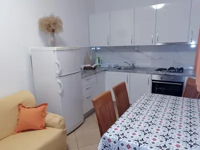 Kuhinja ili čajna kuhinja u objektu Apartmani Stipan