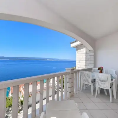 Apartment in Pisak with sea view