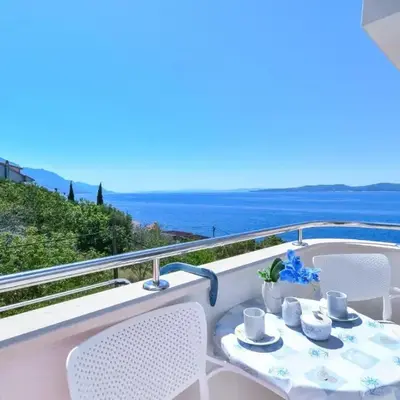 Apartment in Pisak with sea view