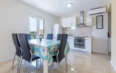 Kuhinja ili čajna kuhinja u objektu Apartments Dalis