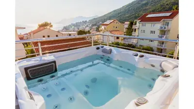 Pogled na planine ili pogled na planine iz apartmana