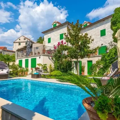 Beautiful Home In Postira
