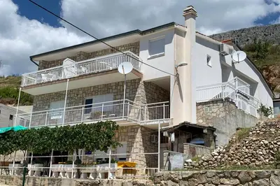 Tlocrt objekta Apartment 5 with pool and amazing sea view