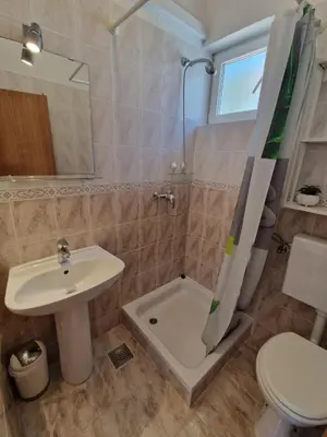 Kupaonica u objektu Seaside stay Rošić