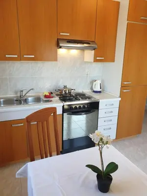 Kuhinja ili čajna kuhinja u objektu Seaside stay Rošić