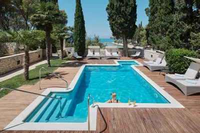 Bazen u objektu Villa Diocletian's Palace ili u blizini