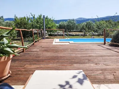 Bazen u objektu Holiday Home Marijo by Interhome ili u blizini