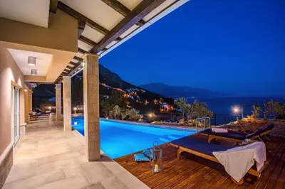 Bazen u objektu Villa Porto Mimice, 40sqm Heated Private Pool, 4 bedrooms, Sauna, Gym, Billiard ili u blizini