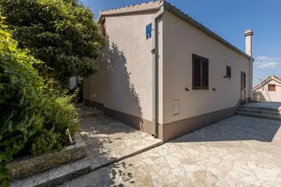 Zgrada u kojoj se nalazi vila