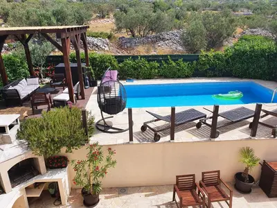Bazen u objektu Villa Lavandina ili u blizini