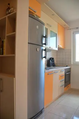 Kuhinja ili čajna kuhinja u objektu Apartman Ananda Bol - 2 bedrooms, 7 beds