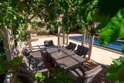 Bazen u objektu Sea Cats' Villas ili u blizini