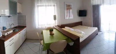 Kuhinja ili čajna kuhinja u objektu Studio ground floor with terace