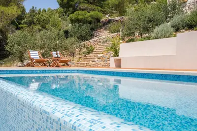 Bazen u objektu Villa Brac with pool Bol ili u blizini