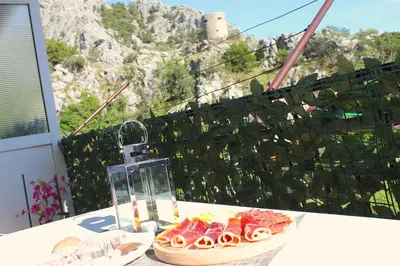 Hrana u apartmanu ili u blizini