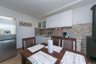 Kuhinja ili čajna kuhinja u objektu Apartments Sanja