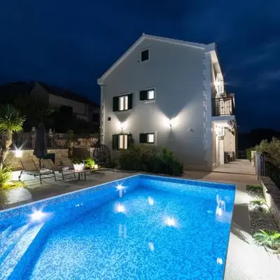 Villa Sun Garden - 4 star villa with heated swimming pool