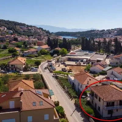 Apartments and rooms with parking space Jelsa - Hvar - 4028