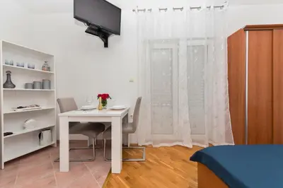 TV i/ili zabavni centar u objektu Škiljini dvori - Studio-apartman 1