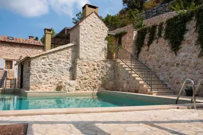 Bazen u objektu Rustic luxury Villa Fulmin ili u blizini
