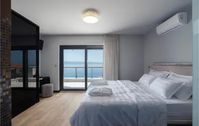 Krevet ili kreveti u jedinici u objektu Luxurious Home In Jesenice With Sauna