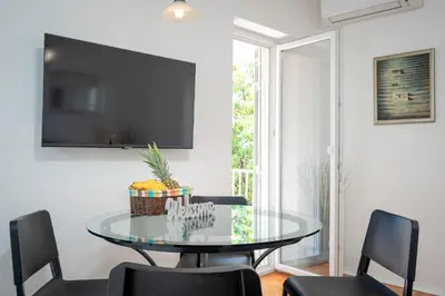 TV i/ili zabavni centar u objektu Top View Apartment - ZF Hvar