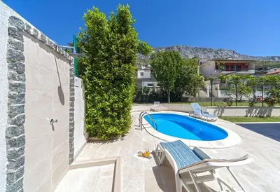Bazen u objektu Villa Živana ili u blizini