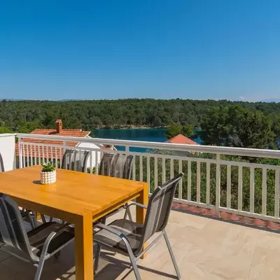 Awesome Apartment In Vrboska With Wifi