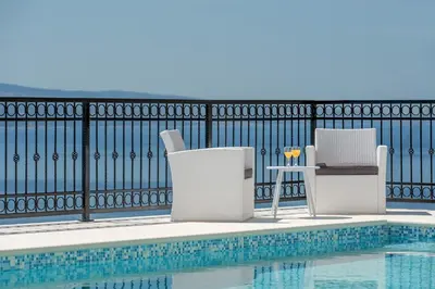 Bazen u objektu Villa Sun Palace with luxury 5 bedroom villa and amazing panoramic sea views ili u blizini