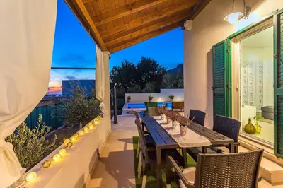Balkon ili terasa u objektu Seaview Villa Lemaro, a 2 bedroom villa with 28 sqm private pool in Krilo Jesenice