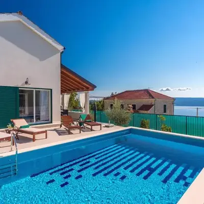 Seaview Villa Lemaro
