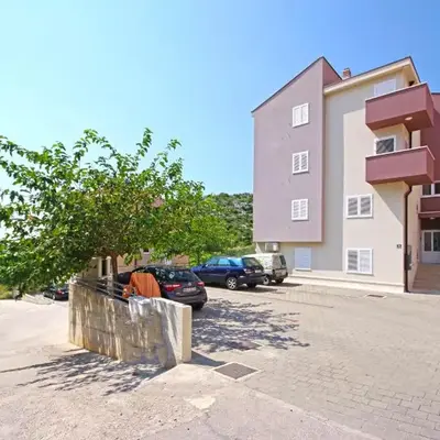 Apartmani Cezar Makarska
