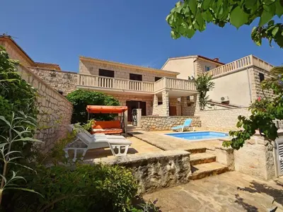 Bazen u objektu Holiday Apartement Marija Supetar with private pool ili u blizini