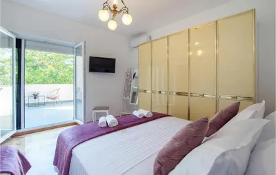 Krevet ili kreveti u jedinici u objektu 3 Bedroom Nice Home In Srinjine