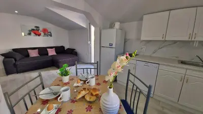 Kuhinja ili čajna kuhinja u objektu Apartments DaMa